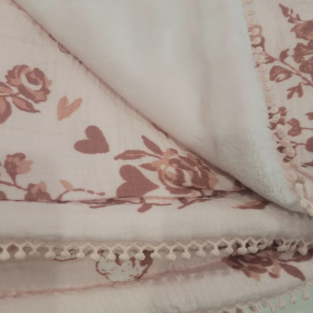 Envogue Pink Cherub & Floral Throw Blanket